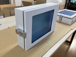タブレットケース什器　前面